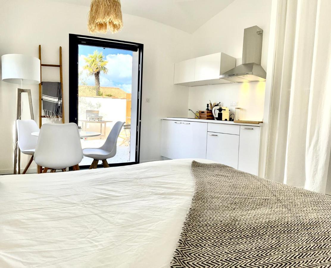 Maisonnette A Proximite Plage Et Port De St-Martin Сен-Мартен-де-Ре Екстер'єр фото